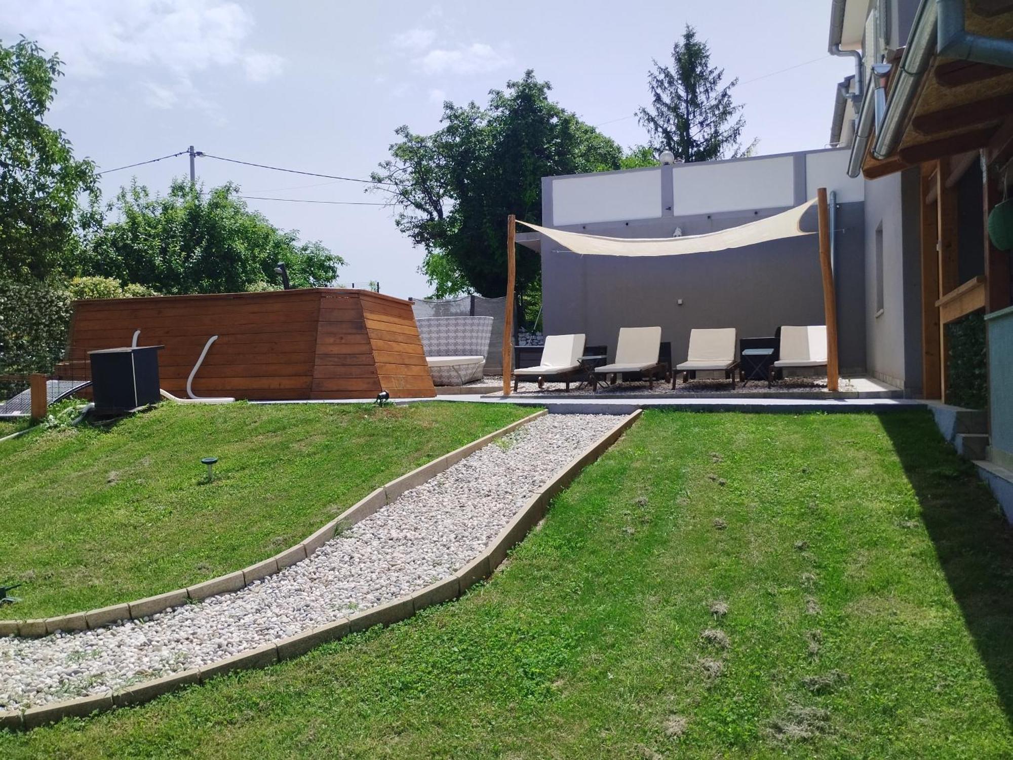 Apartman Goga With Pool And Jacuzzi ลาบิน ภายนอก รูปภาพ